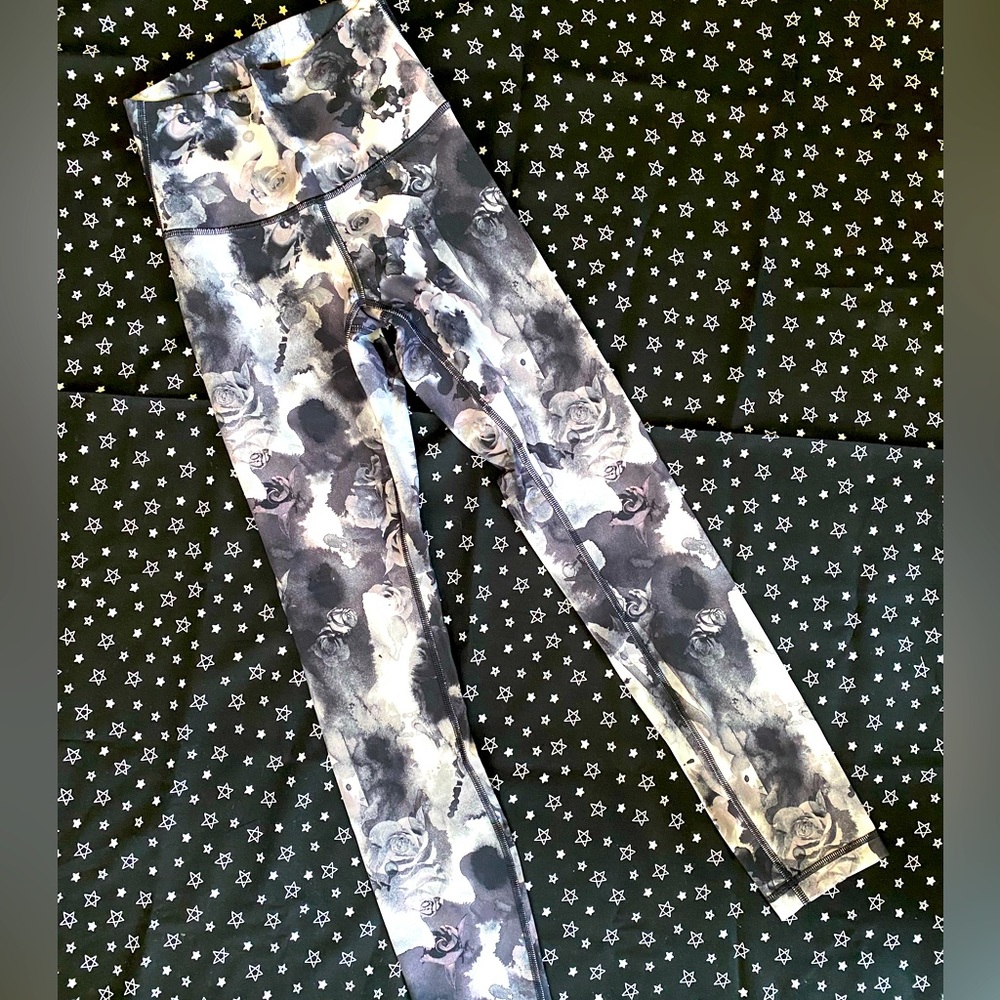Lululemon smokey rose 3/4 athleisure legging, brand new, xs